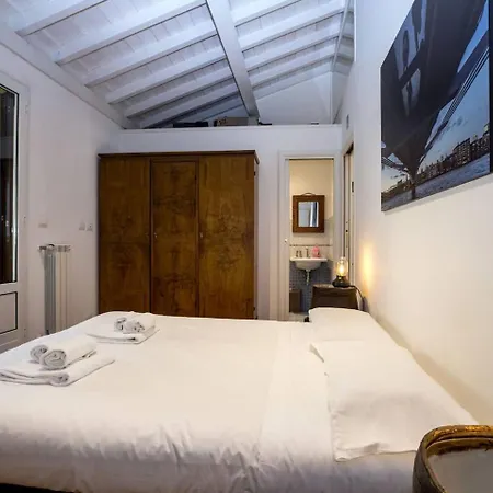 Vatican Attic With Terrace 아파트 *